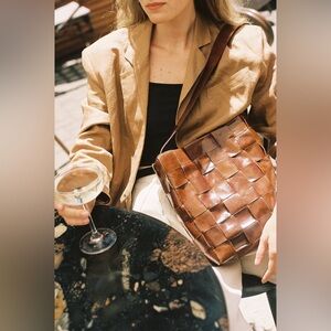 Idee fixe Shaker bag- walnut Elegant Brown Woven Leather Shoulder Bag